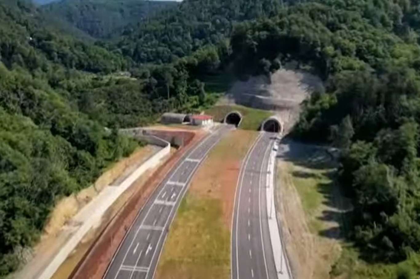 Bartın-Kurucaşile Yolu açıldı Bartın-Kurucaşile Yolu açıldı